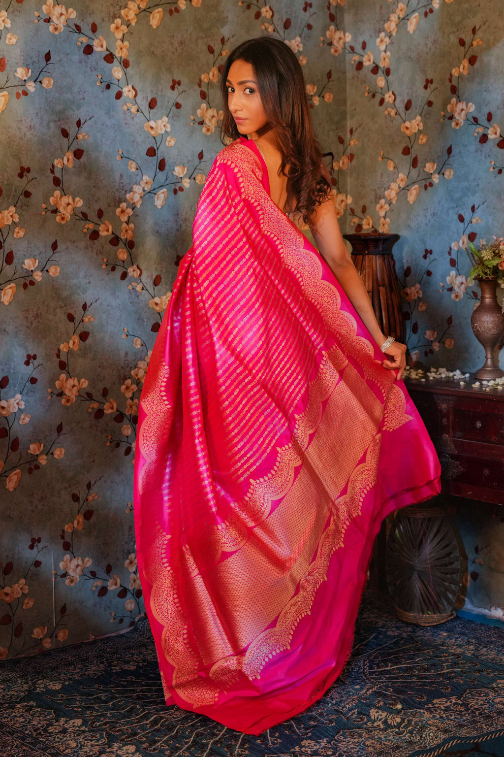 PURE BANARAS SCALLOP DESIGN SILK SAREE